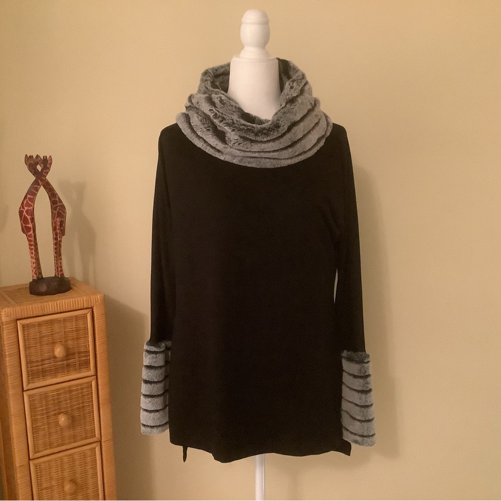 Faux fur, cowl neck tunic
